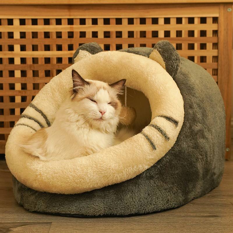 Warm all season cat house