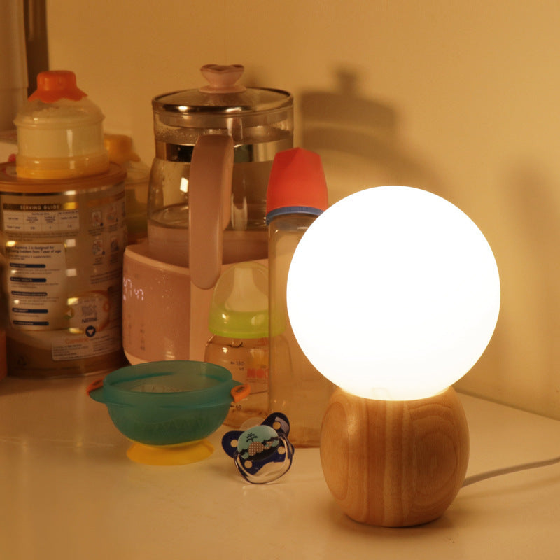 Nordic Creative Solid Wood Table Lamp