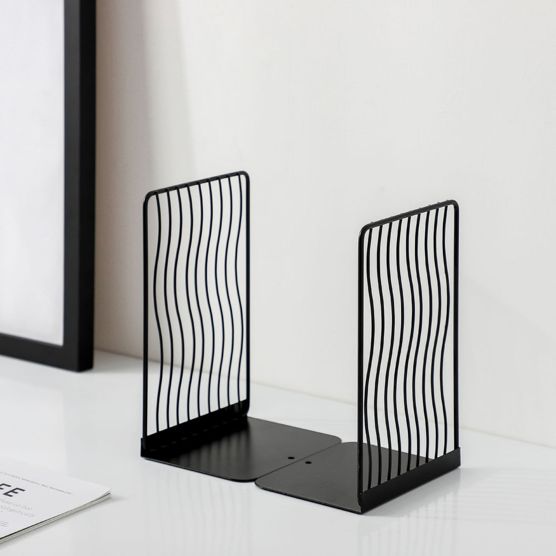 Scandinavian Style Simple Wrought Iron Bookend Office Supplies