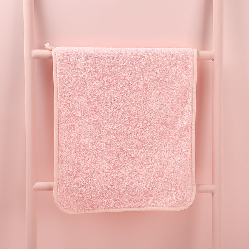 Serviette de toilette en polaire corail