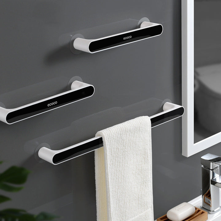 Suction cup hanger for bathroom and bathroom