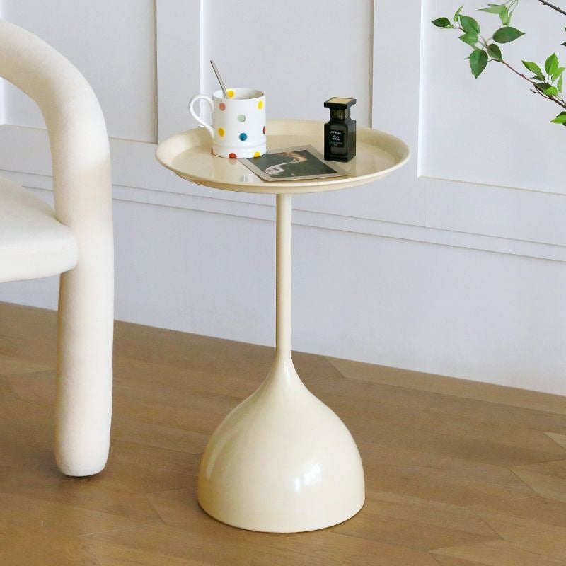 Table d'appoint simple nordique pour petit appartement, canapé, petite table basse