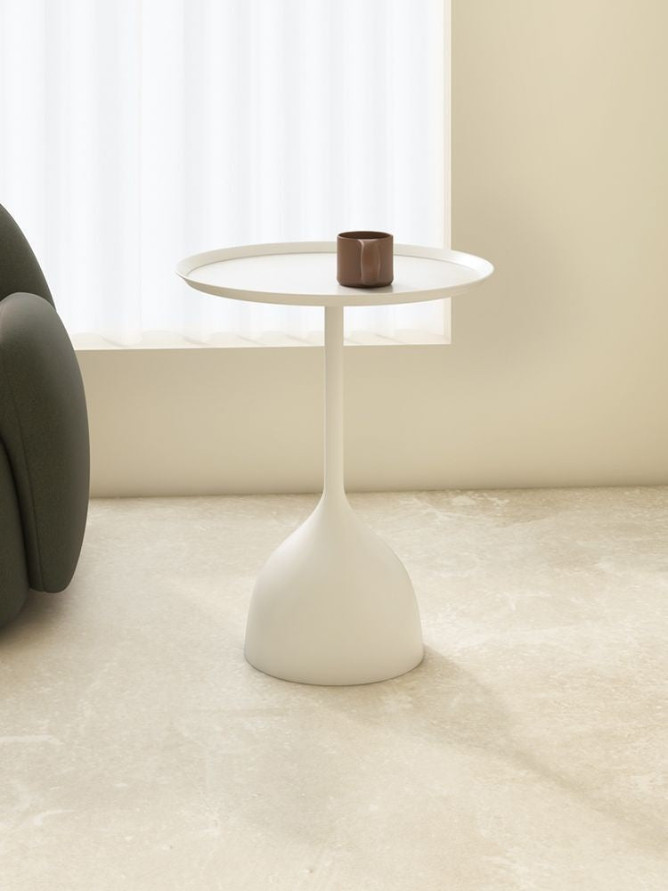 Table d'appoint simple nordique pour petit appartement, canapé, petite table basse