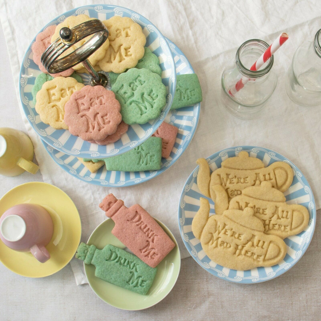 Emporte-pièce Eat Me Alice au pays des merveilles Moule à biscuits intéressant Emporte-pièce fait à la main Accessoires de cuisson de biscuits DIY