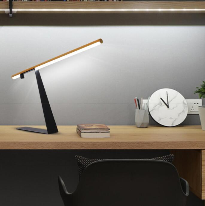 Lampe de table d'étude géométrique à long mât simple et moderne